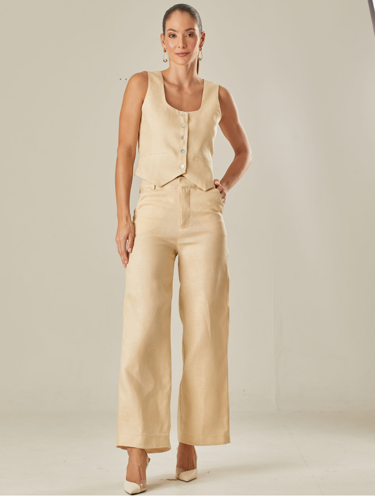 Pantalón  Largo Vainilla

Este pantalon largo  combina elegancia y frescura con su confección en 100% lino. Su diseño fluido, lo convierten en la opción perfecta para eventos veraniegos o días soleados.
lino, prendas en lino, belleza, natural, sofisticado, elegante 
