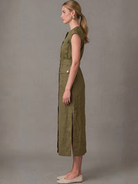 Vestido largo verde militar para mujer con diseño minimalista, corte recto y cintura ajustable. Una prenda versátil que combina comodidad y estilo para cualquier ocasión.