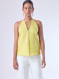 Blusa sin mangas de corte relajado con escote en "V" y delicado detalle de lazo que añade un toque sutil y femenino. Su diseño ligero y elegante la hace ideal para lograr un look fresco, moderno y atemporal

Detalles:

Color: Amarillo