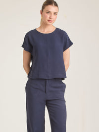 Blusa Bonne Azul  con manga corta y acabado sofisticado