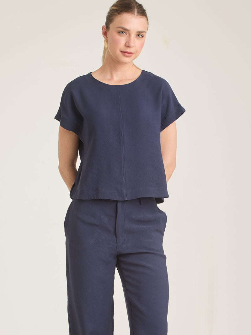 Blusa Bonne Azul  con manga corta y acabado sofisticado