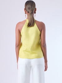 Blusa sin mangas de corte relajado con escote en "V" y delicado detalle de lazo que añade un toque sutil y femenino. Su diseño ligero y elegante la hace ideal para lograr un look fresco, moderno y atemporal

Detalles:

Color: Amarillo