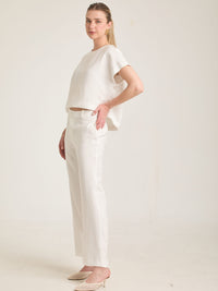 Pantalón Bonne Blanco elegante con acabado limpio y estilo versátil para outfits femeninos.