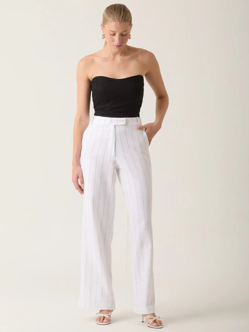 Pantalón Rondine Blanco con diseño minimalista, rayas sutiles y corte favorecedor para mujer.