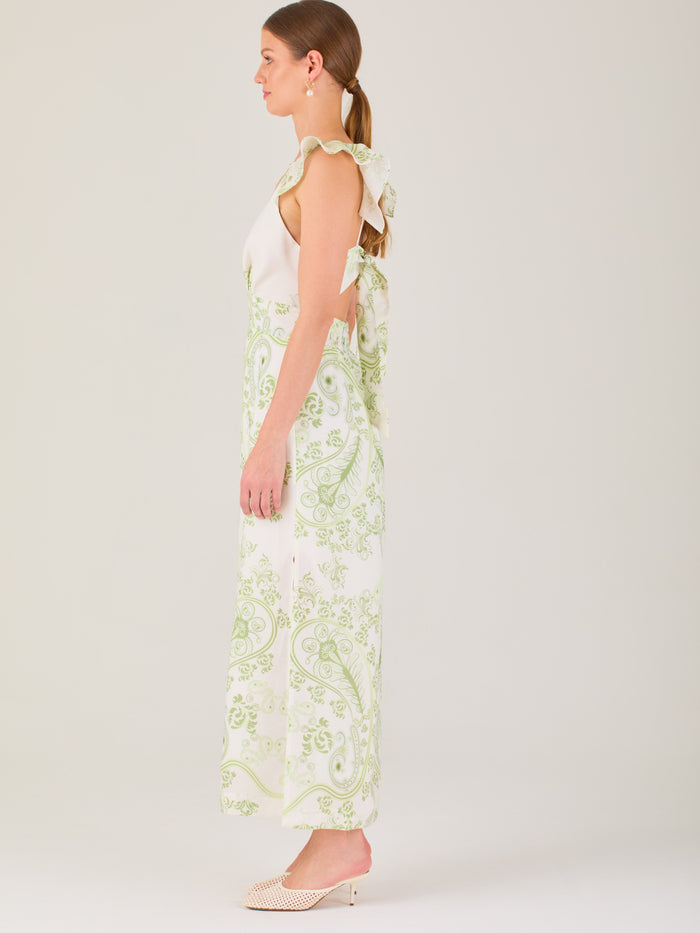 Vestido largo estampado,  con  sutil escote frontal, perfecto para looks elegantes y veraniegos, 

Detalles:

Color: Olivo

Material: 80% Tencel 20% Lino