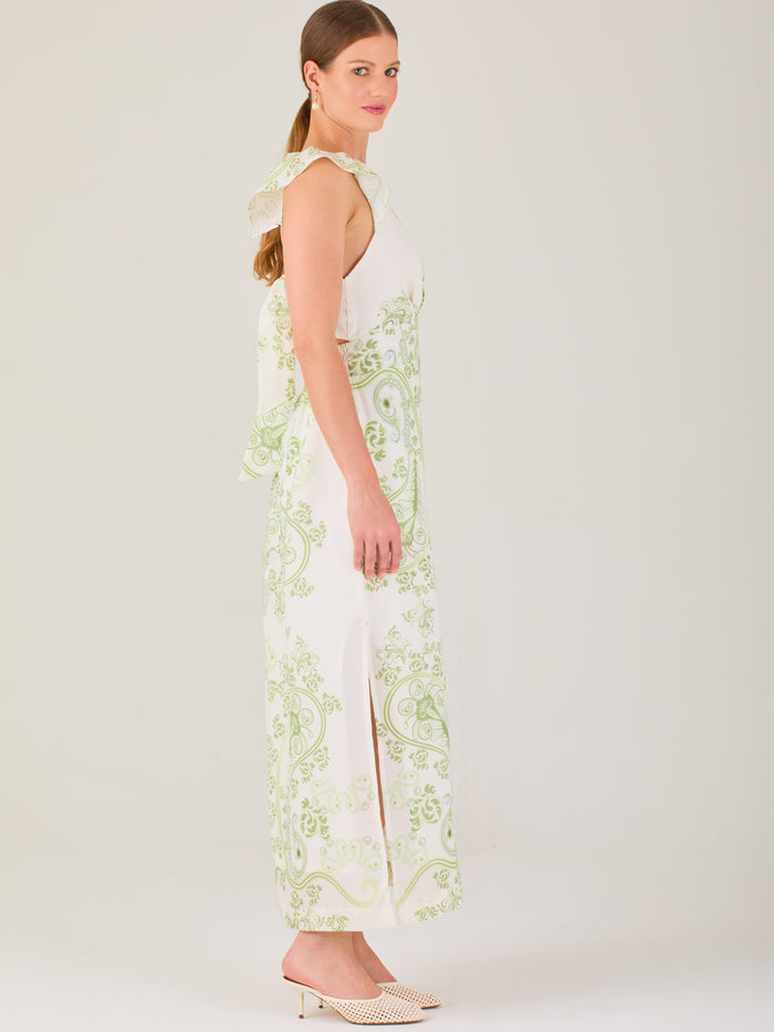 Vestido largo estampado,  con  sutil escote frontal, perfecto para looks elegantes y veraniegos, 

Detalles:

Color: Olivo

Material: 80% Tencel 20% Lino