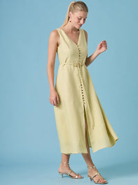 Vestido Largo Jacques Amarillo con botonadura central y diseño moderno ideal para días cálidos.